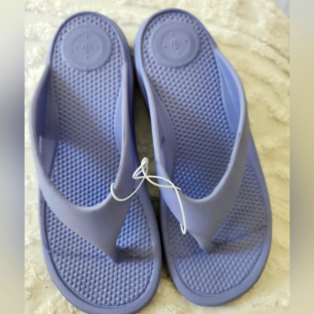 NWT Totes Solbounce Womens Flip Flop Purple Size 7